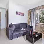 Gkountis Stone 3 * Lefkáda