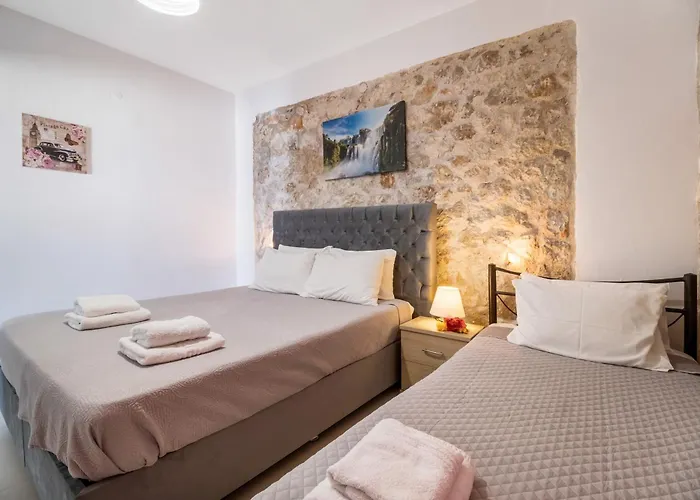 Appartamento Gkountis Stone 3 *